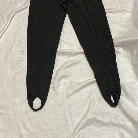 Used NY&CO a nice pair of sweatpants. 🤍 - Picture 2 of 11